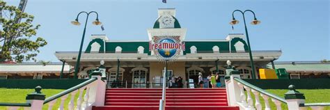 hotels near dreamworld gold coast